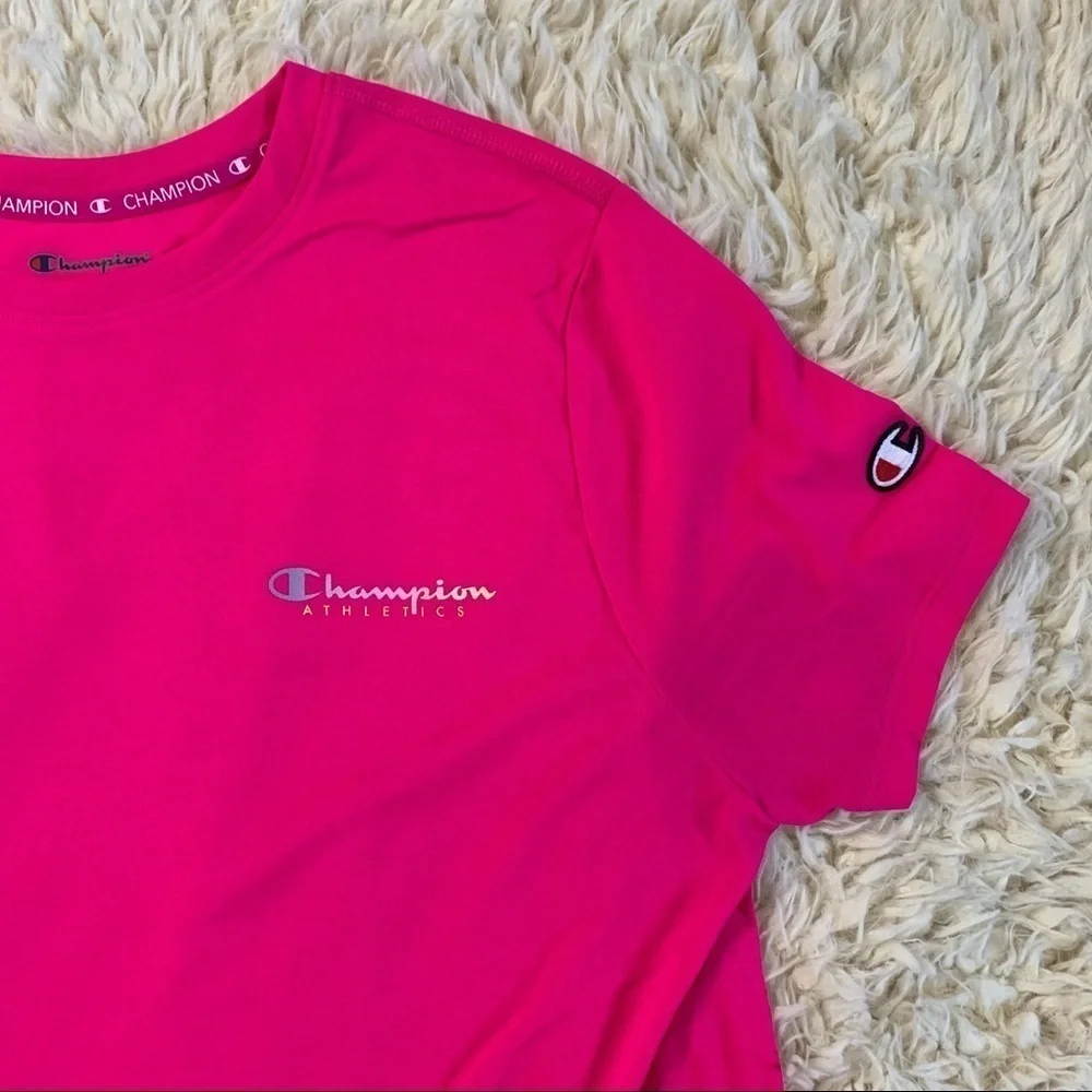 Champion NWT Sport Lightweight Vivid Fuchsia Tee